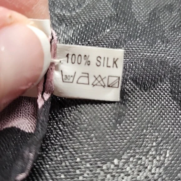 Exquisite Vintage Pink and Black Silk Retro Scarf Headcover - Picture 5 of 5